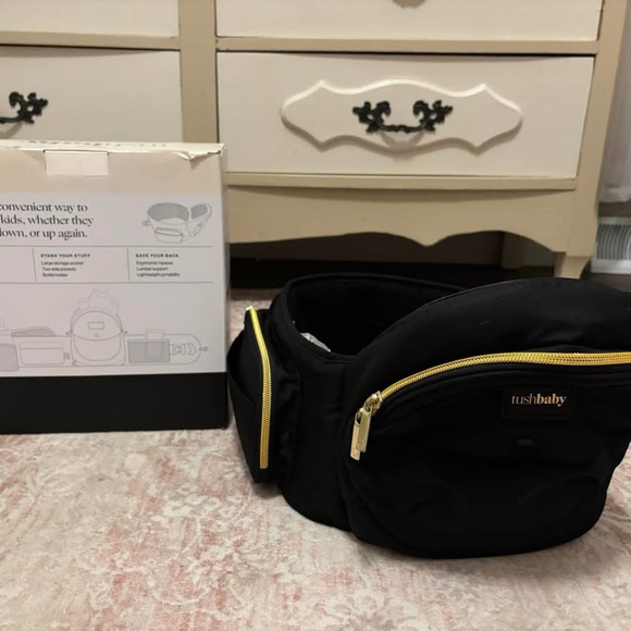 Like new Tushbaby hip carrier! - Picture 2 of 2